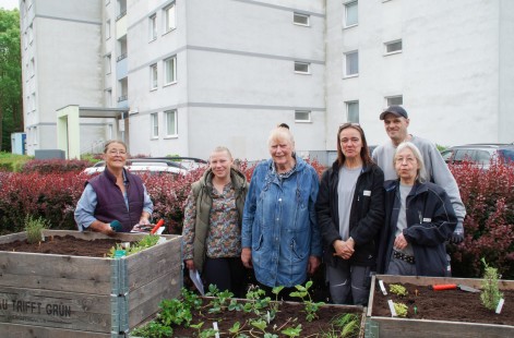 Gartenexpertin Brigitte Hölscher (links) mit dem CHANCE Team | Foto: Betül Pehlivan